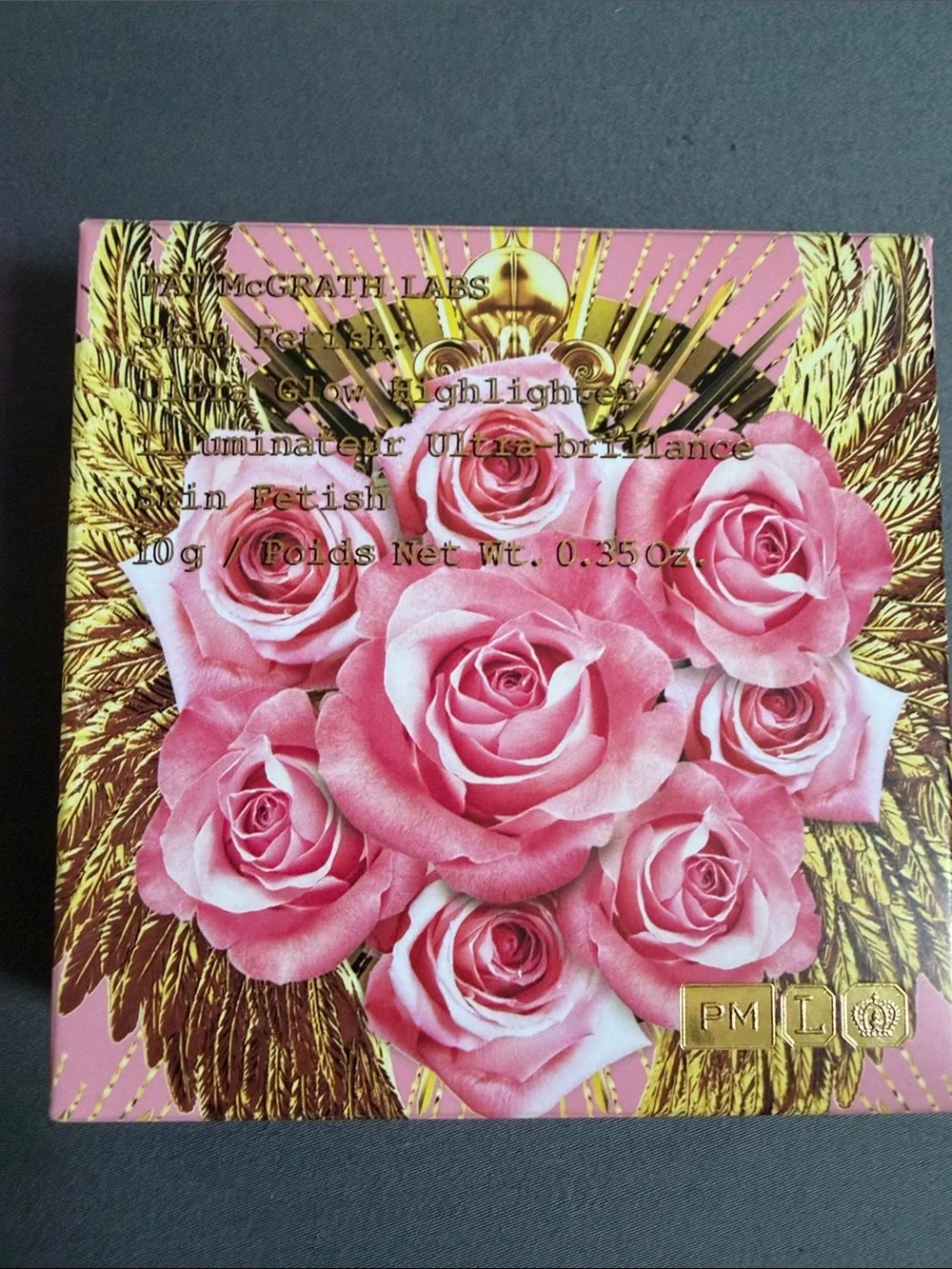 Pat McGrath Divine Rose highlighter Round Compact Palette – Rose Pink